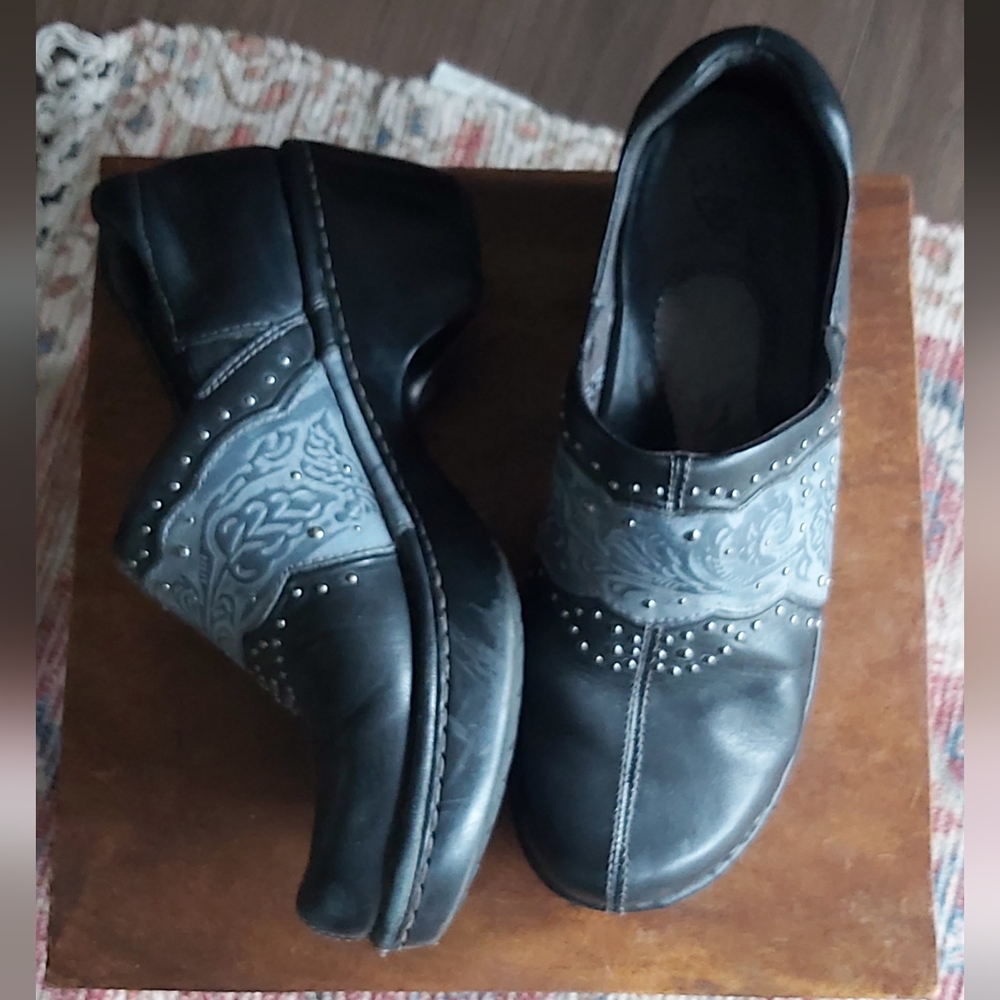 Ariat Ashland slip-on leather clogs